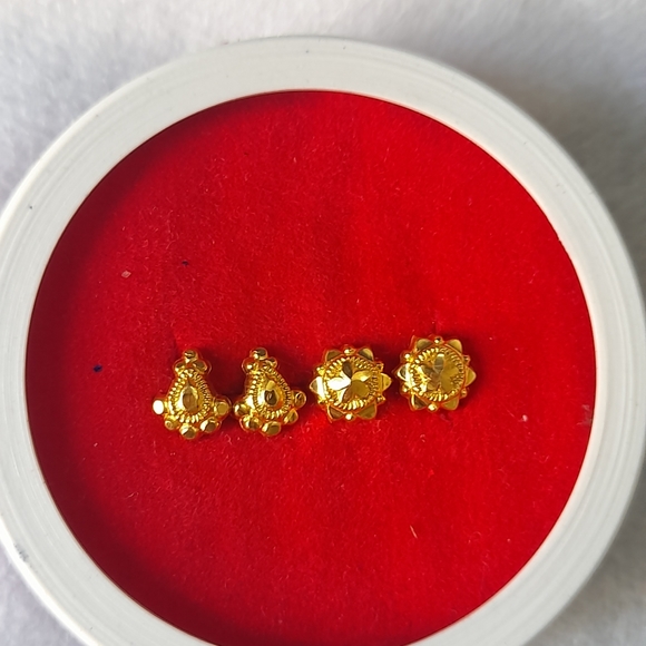 Beautiful combo 2pairs studs - Picture 5 of 16